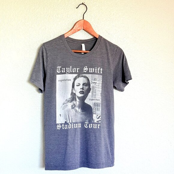 Taylor Swift Reputation Stadium Tour 2018 Graphic Tee Size S - Picture 6 of 11